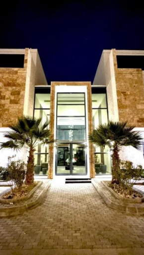 Luxury 3 Bedroom Apartment Al Arid District